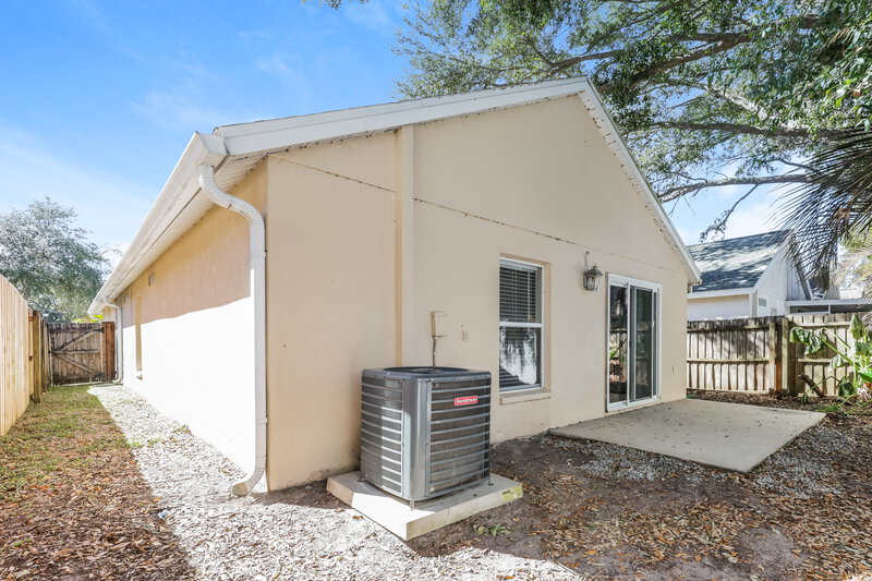 1,910/Mo, 28651 Seashell Ct Zephyrhills, FL 33545 Rear View