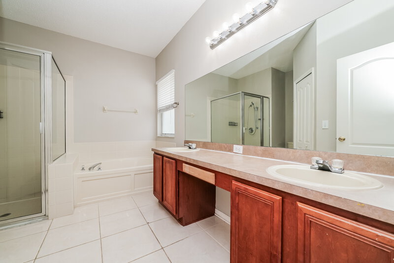 2,505/Mo, 1231 Loretto Cir Odessa, FL 33556 Main Bathroom View