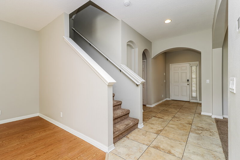 2,305/Mo, 806 15th St NE Ruskin, FL 33570 Living Room View