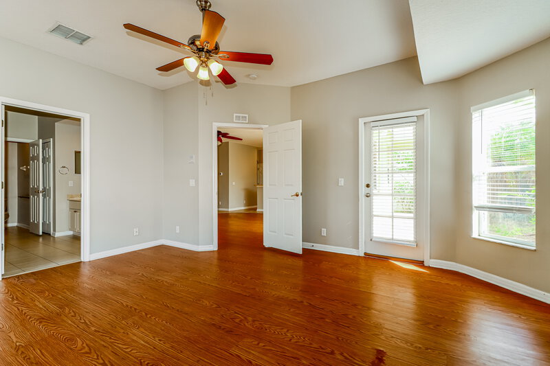 2,305/Mo, 806 15th St NE Ruskin, FL 33570 Main Bedroom View
