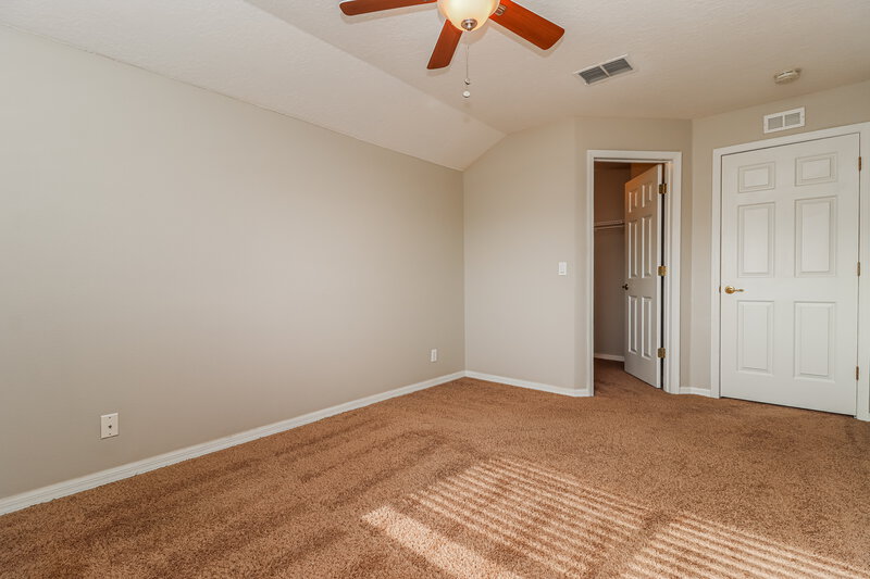 2,305/Mo, 806 15th St NE Ruskin, FL 33570 Main Bedroom View 2