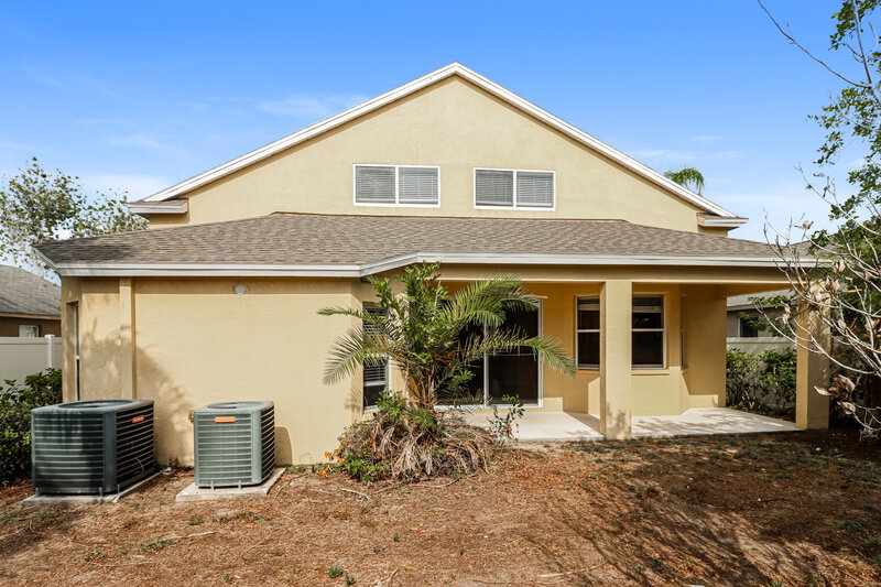 2,305/Mo, 806 15th St NE Ruskin, FL 33570 Rear View