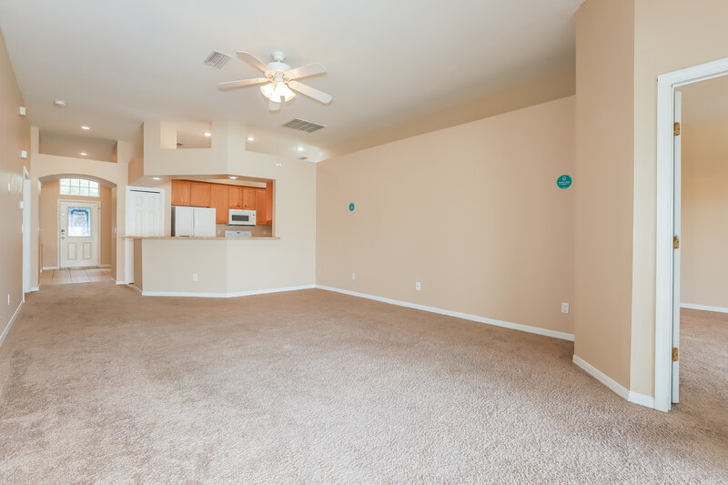 2,315/Mo, 513 9th St NE Ruskin, FL 33570 Family Room View