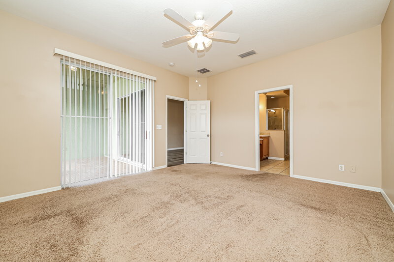 2,220/Mo, 513 9th St NE Ruskin, FL 33570 Main Bedroom View 2
