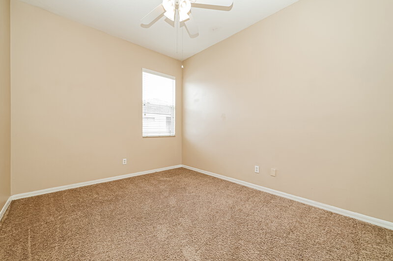2,220/Mo, 513 9th St NE Ruskin, FL 33570 Bedroom View