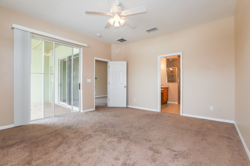 2,315/Mo, 513 9th St NE Ruskin, FL 33570 Main Bedroom View 2