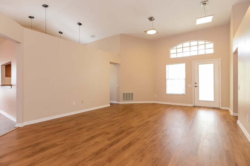 2,195/Mo, 5532 Terrain de Golf Dr Lutz, FL 33558 Living Room View 2