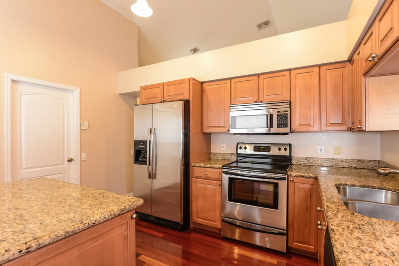 2,195/Mo, 5532 Terrain de Golf Dr Lutz, FL 33558 Kitchen View