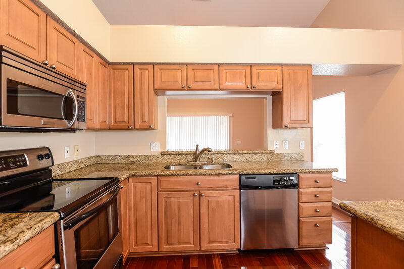 2,195/Mo, 5532 Terrain de Golf Dr Lutz, FL 33558 Kitchen View 2