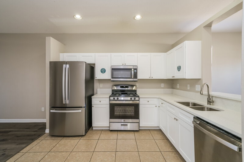 2,345/Mo, 24738 Siena Dr Lutz, FL 33559 Kitchen View 2