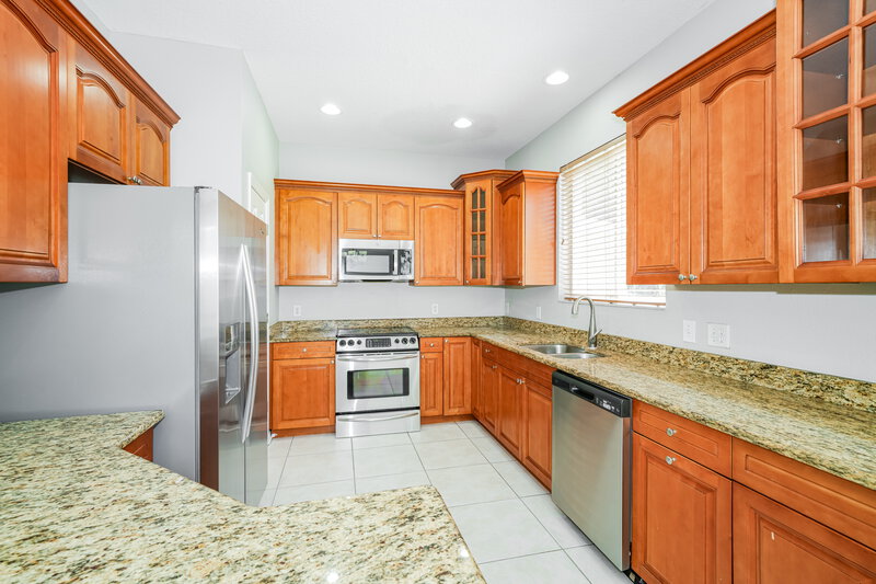 2,150/Mo, 26820 Stillbrook Dr Wesley Chapel, FL 33544 Kitchen View