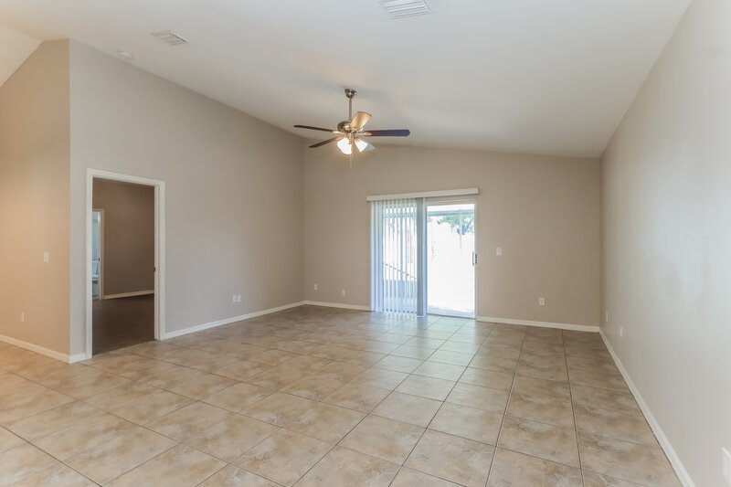 2,235/Mo, 4516 Horseshoe Pick Ln Valrico, FL 33594 Living Room View 2