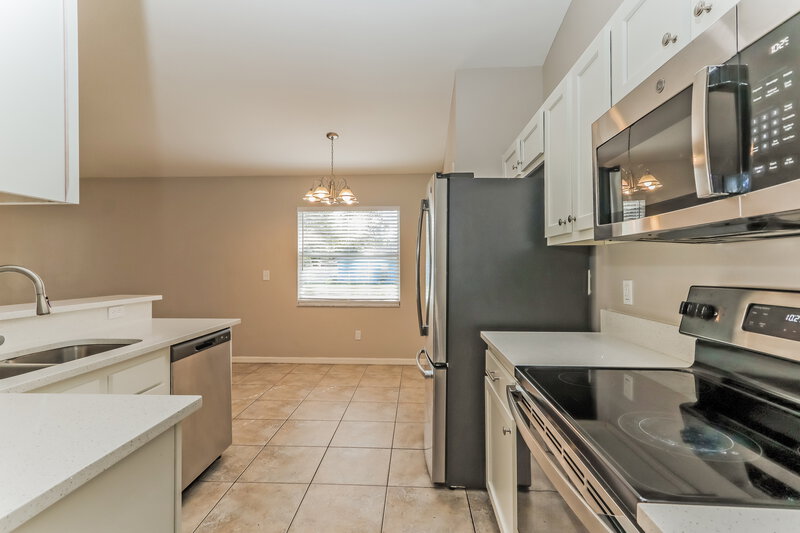 2,235/Mo, 4516 Horseshoe Pick Ln Valrico, FL 33594 Kitchen View