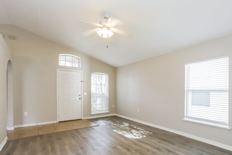 2,105/Mo, 17031 Ongar Ct Land O' Lakes, FL 34638 Living Room View