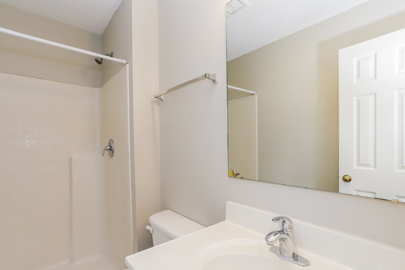 2,105/Mo, 17031 Ongar Ct Land O' Lakes, FL 34638 Main Bathroom View