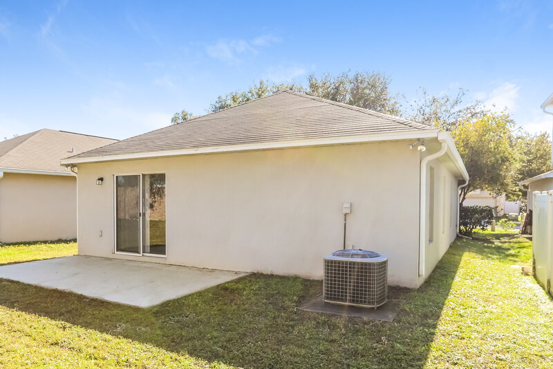 2,105/Mo, 17031 Ongar Ct Land O' Lakes, FL 34638 Rear View