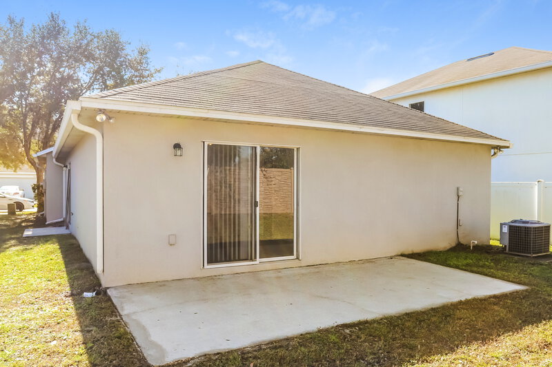 2,105/Mo, 17031 Ongar Ct Land O' Lakes, FL 34638 Rear View 2