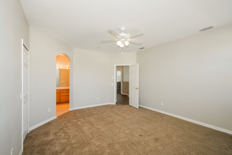 2,485/Mo, 4413 Huddlestone Dr Zephyrhills, FL 33545 Main Bedroom View 2