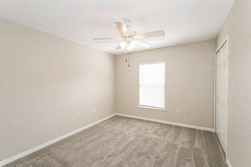 2,225/Mo, 5840 Lake Front Dr Zephyrhills, FL 33545 Bedroom View 3