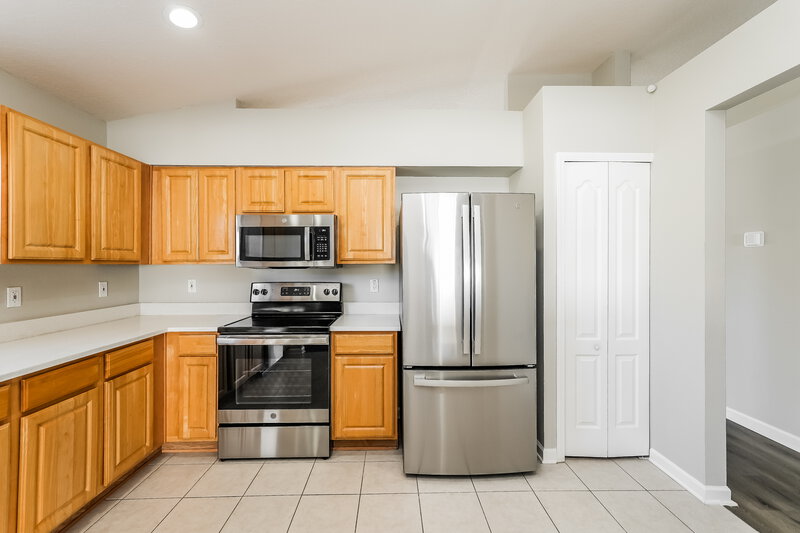 2,300/Mo, 30441 Annadale Dr Wesley Chapel, FL 33545 Kitchen View