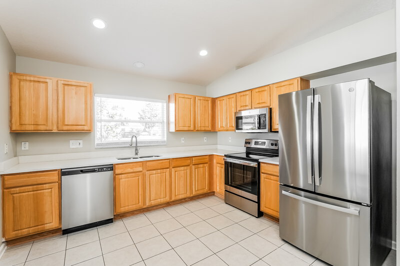 2,300/Mo, 30441 Annadale Dr Wesley Chapel, FL 33545 Kitchen View 2