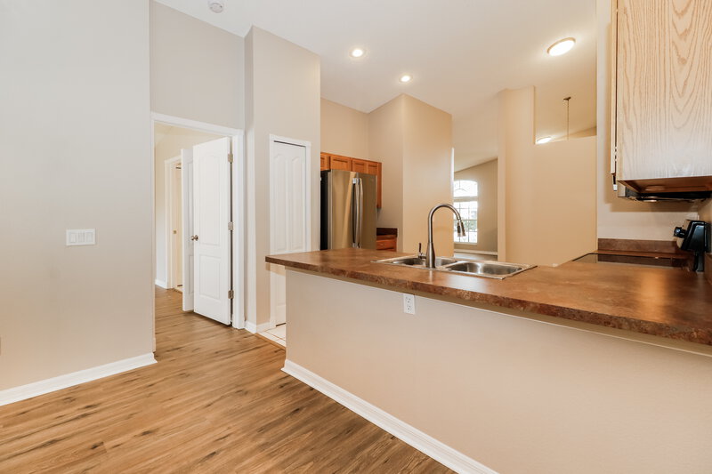 2,230/Mo, 4713 Wolfram Ln New Port Richey, FL 34653 Kitchen View