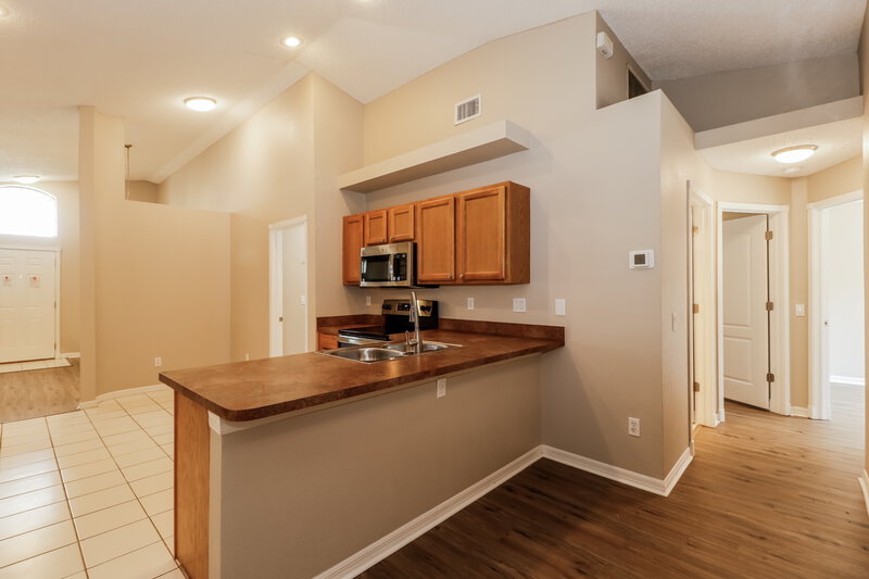 2,230/Mo, 4713 Wolfram Ln New Port Richey, FL 34653 Kitchen View 4