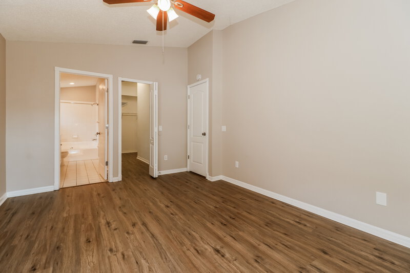 2,230/Mo, 4713 Wolfram Ln New Port Richey, FL 34653 Main Bedroom View