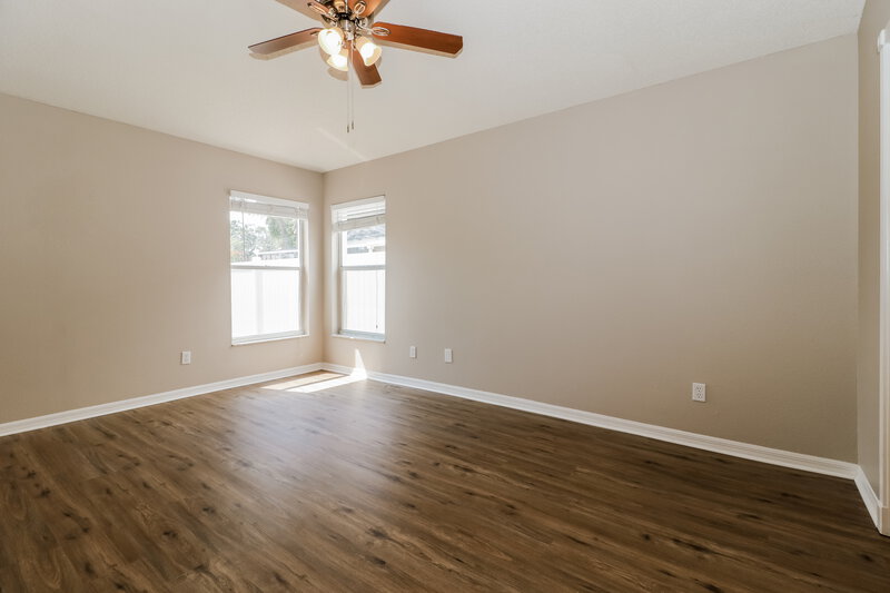 2,230/Mo, 4713 Wolfram Ln New Port Richey, FL 34653 Main Bedroom View 2