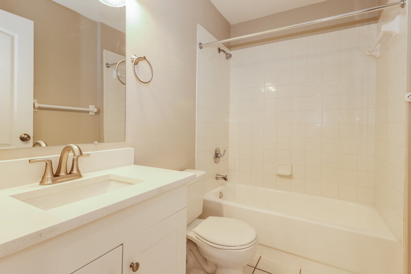 2,230/Mo, 4713 Wolfram Ln New Port Richey, FL 34653 Bathroom View