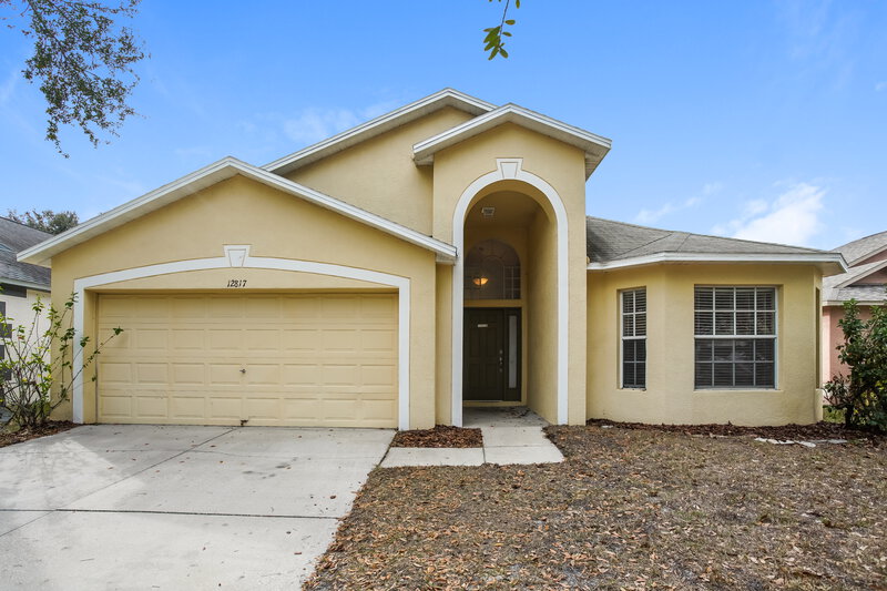 2,315/Mo, 12817 Kings Lake Dr Gibsonton, FL 33534 External View