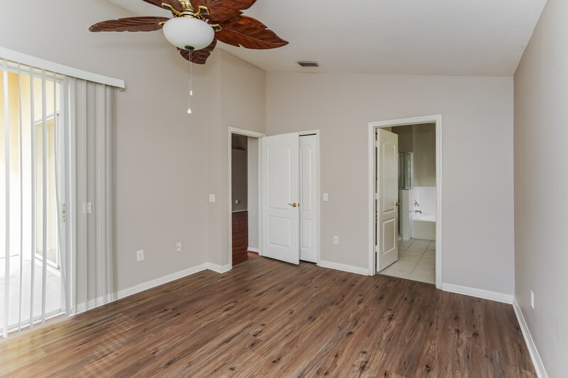 2,315/Mo, 12817 Kings Lake Dr Gibsonton, FL 33534 Main Bedroom View 2