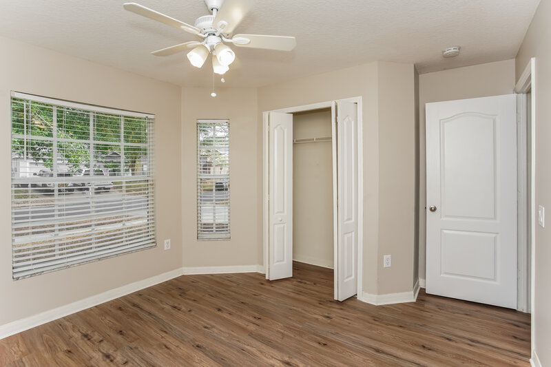 2,315/Mo, 12817 Kings Lake Dr Gibsonton, FL 33534 Bedroom View 2