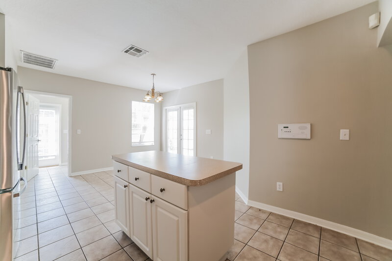 2,345/Mo, 16123 Bridgecrossing Dr Lithia, FL 33547 Kitchen View