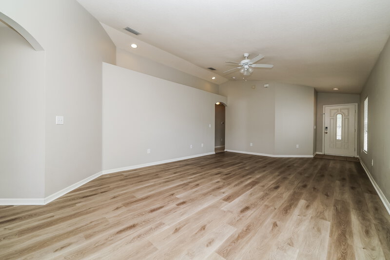 2,000/Mo, 12749 Evington Point Dr Riverview, FL 33579 Living Room View