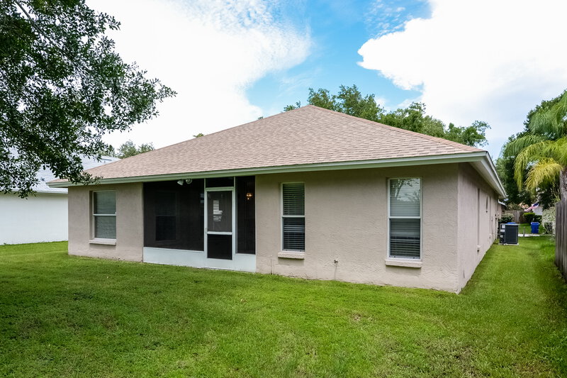 2,415/Mo, 1711 Scotch Pine Dr Brandon, FL 33511 Rear View