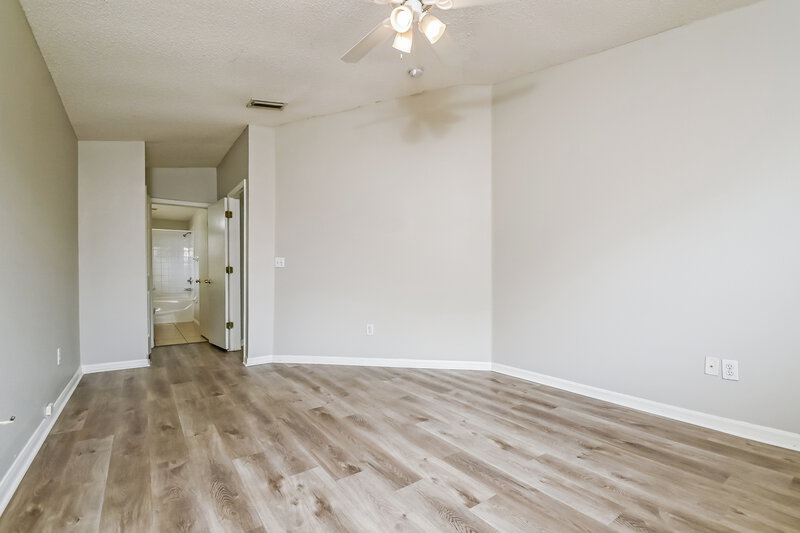 3,520/Mo, 11733 Brenford Crest Dr Riverview, FL 33579 Main Bedroom View