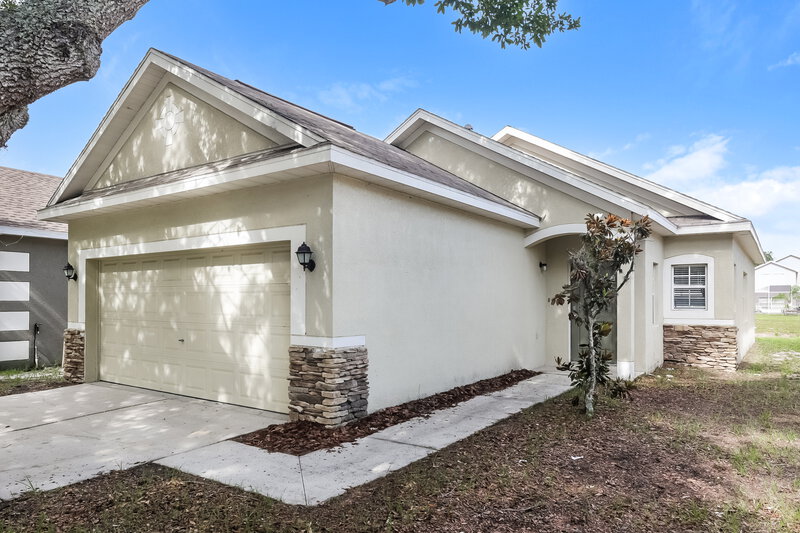 1,800/Mo, 7859 Bristol Park Dr Apollo Beach, FL 33572 Front View