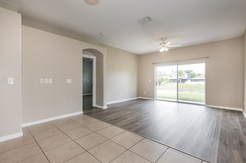 1,800/Mo, 7859 Bristol Park Dr Apollo Beach, FL 33572 Living Room View