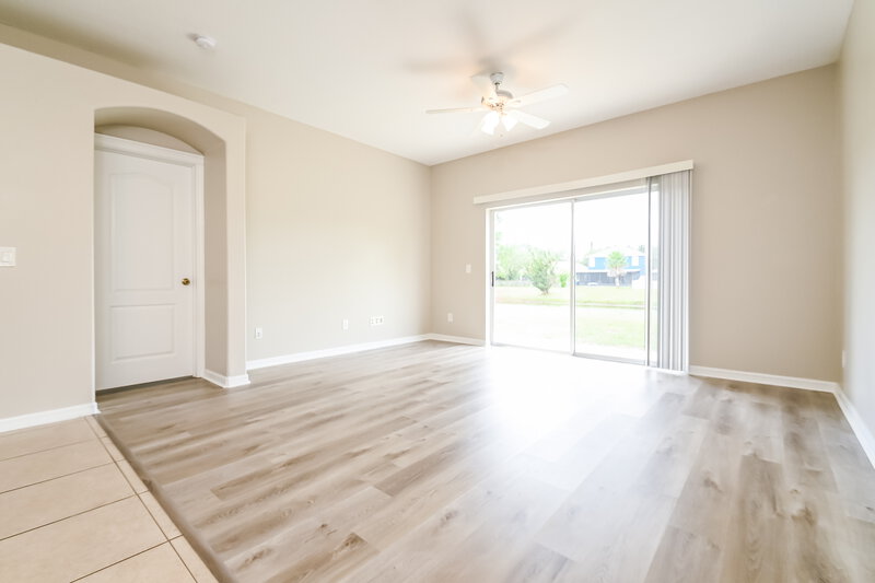 3,080/Mo, 7859 Bristol Park Dr Apollo Beach, FL 33572 Living Room View 3