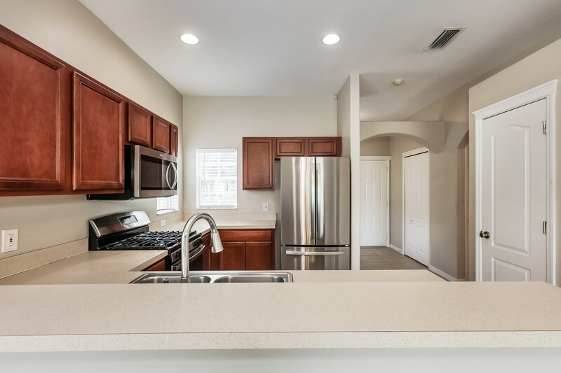 1,800/Mo, 7859 Bristol Park Dr Apollo Beach, FL 33572 Kitchen View