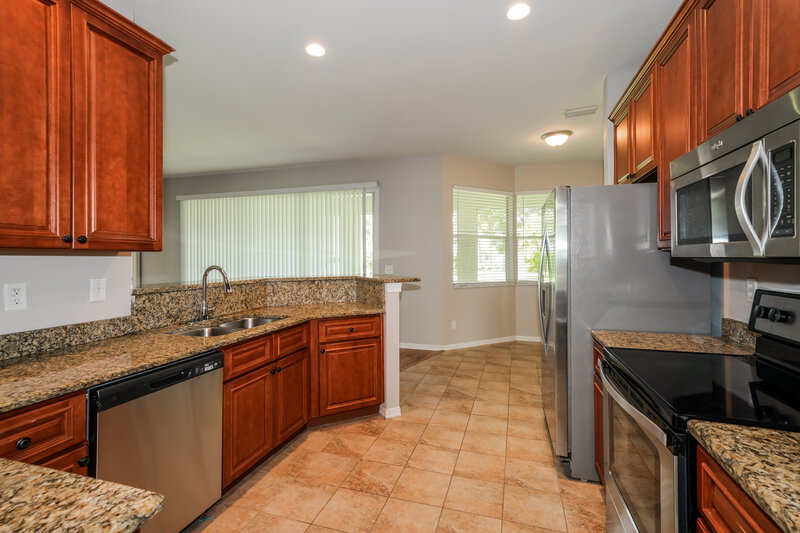 2,285/Mo, 4929 Willow Ridge Ter Valrico, FL 33596 Kitchen View