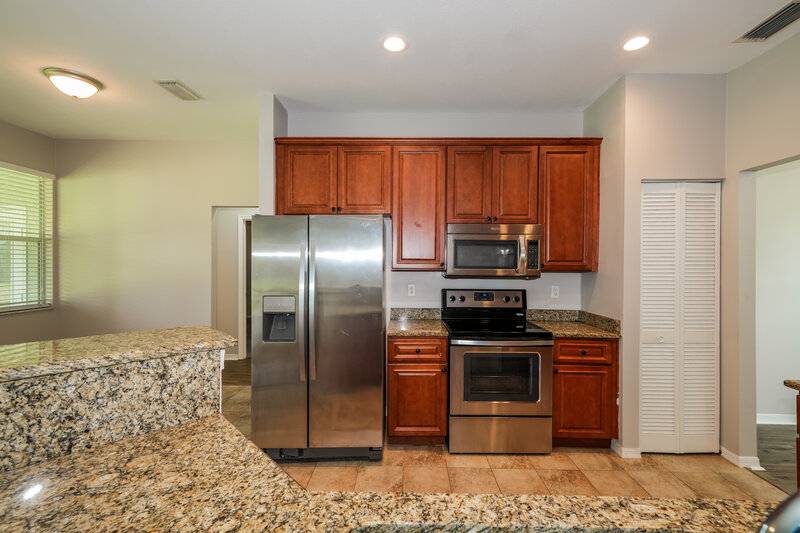 2,285/Mo, 4929 Willow Ridge Ter Valrico, FL 33596 Kitchen View 2
