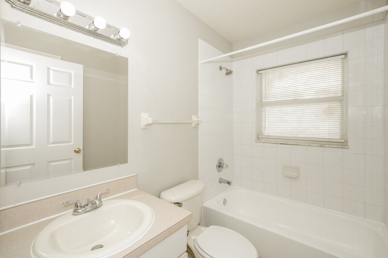 2,175/Mo, 3843 Lockridge Dr Land O' Lakes, FL 34638 Bathroom View