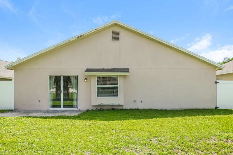 2,175/Mo, 3843 Lockridge Dr Land O' Lakes, FL 34638 Rear View