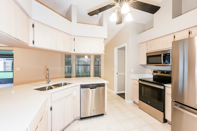 2,045/Mo, 23421 Cherbourg Loop Land O' Lakes, FL 34639 Kitchen View