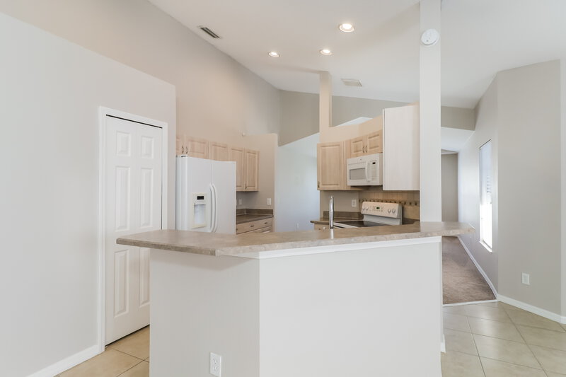 1,980/Mo, 11616 Leda Ln New Port Richey, FL 34654 Kitchen View