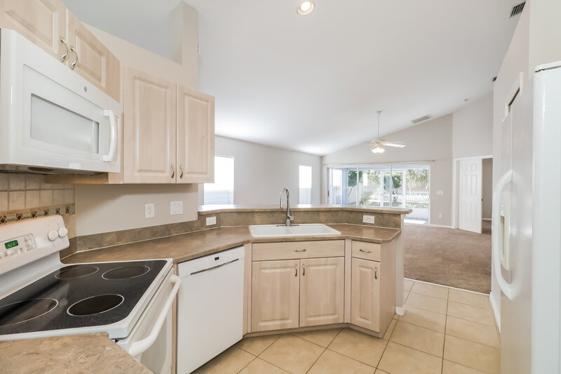 1,980/Mo, 11616 Leda Ln New Port Richey, FL 34654 Kitchen View 2