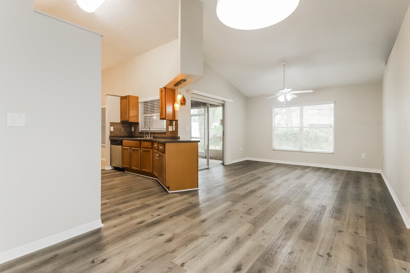2,370/Mo, 1807 Staysail Dr Valrico, FL 33594 Living Room View 2