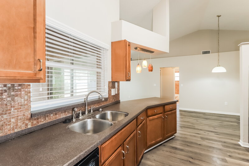 2,370/Mo, 1807 Staysail Dr Valrico, FL 33594 Kitchen View